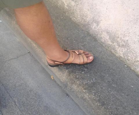 An example of a sidewalk on a narrow street.